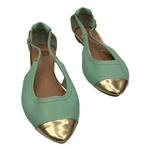 Yellow Box Brietta Blue Gold Pointed Cap Toe Flats Size 8 Women's